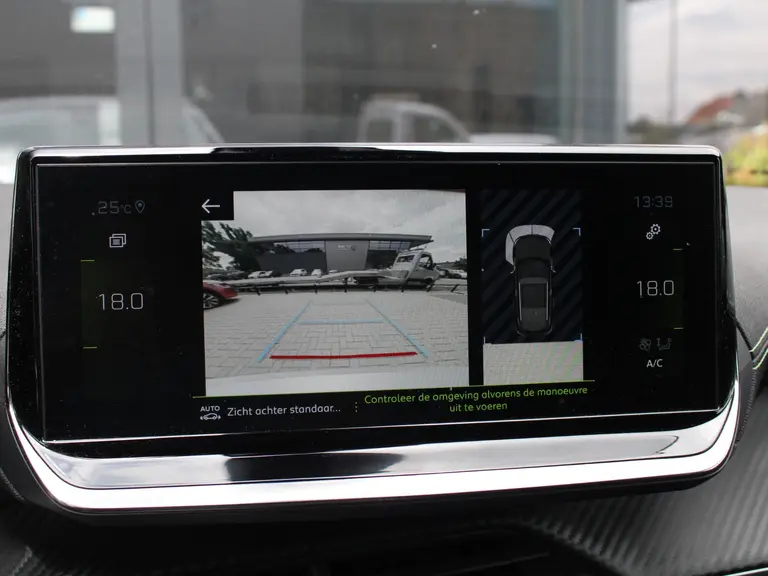 Peugeot 2008 1.2 PureTech GT 130PK Achteruitrijcamera, Navigatie en Dodehoekbewaking afbeelding 17