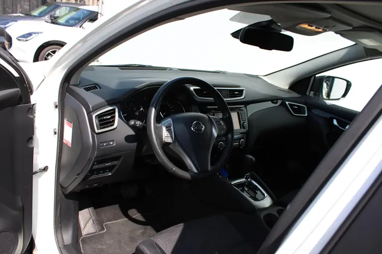 Nissan QASHQAI 1.2 Connect Edition Lage kilometerstand, Dealeronderhouden, Eerste eigenaar afbeelding 15
