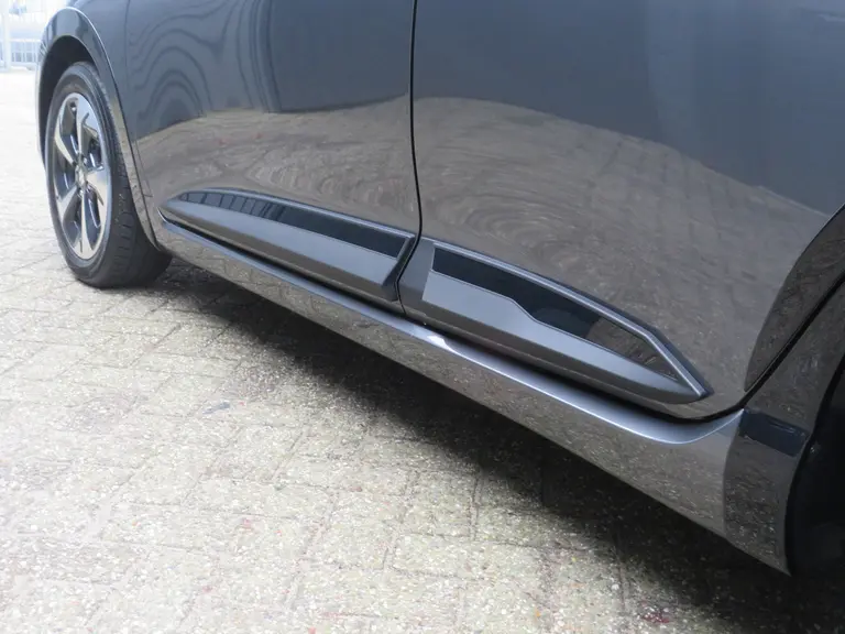 Suzuki Swift 1.2 Style Smart Hybrid, NIEUW 6 JAAR GARANTIE! Bodykit en Stootlijsten in Piano Black afbeelding 30