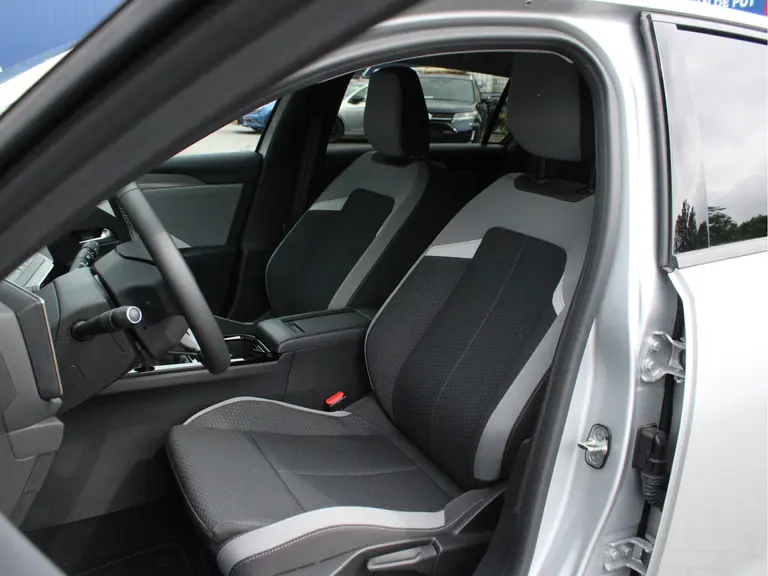 Opel Astra Sports Tourer 1.2 Level 2 Cruise en Climate Control, Parkeersensoren Voor en Achter, Navigatie afbeelding 7