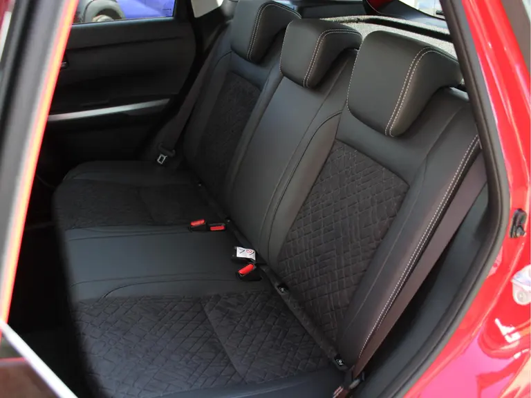 Suzuki Vitara 1.5 Hybrid Style 115PK Automaat Panoramadak, Navigatie, Parkeersensoren V en A, Stoelverwarming, Achteruitrijcamera afbeelding 7