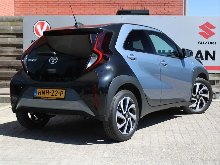 Toyota Aygo X 1.0 VVT-i S-CVT Pulse Achteruitrijcamera, Bluetooth, Cruise Control Adaptief, Apple Carplay/Android Auto afbeelding 2