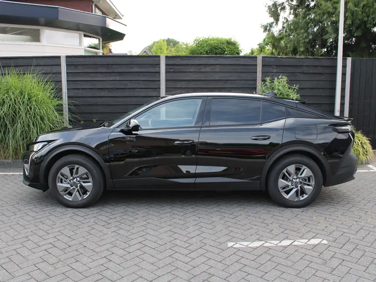 Peugeot 408 Allure 1.6 HYbrid 180PK EAT8 Automaat Navigatie, Rondomzichtcamera, Keyless, Parkeersensoren Voor & Achter, Draadloze Telefoonlader afbeelding 6