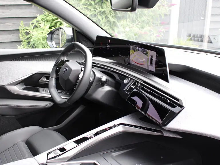 Peugeot 3008 Allure 1.2 Hybrid 136PK e-DCS6 Automaat Navigatie, Rondomzichtcamera, Stoel & Stuurwielverwarming, Keyless, Draadloze Telefoonlader afbeelding 16