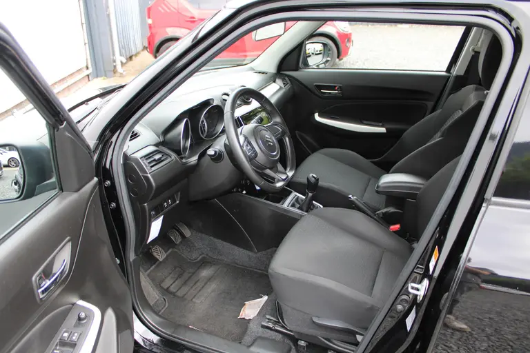 Suzuki Swift 1.2 Select Smart Hybrid 1e eigenaar en Dealer onderhouden! afbeelding 12