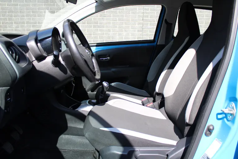 Toyota Aygo 1.0 VVT-i x-nav Achteruitrijcamera, Navigatie, Airco, Bluetooth afbeelding 9