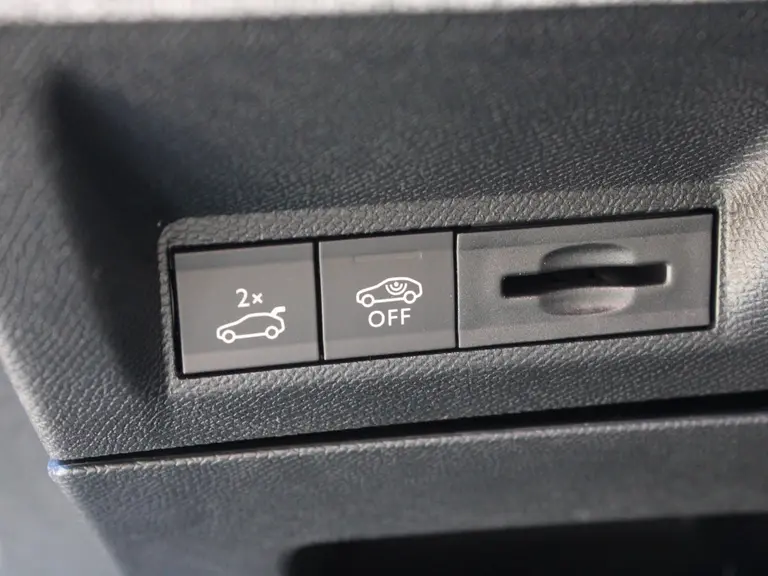 Peugeot 5008 GT 1.2 Hybrid 136PK e-DCS6 Automaat 7P Alcantara Leder, Navigatie, Camera 360, Panoramisch-Open Dak, Elektrische Achterklep afbeelding 37