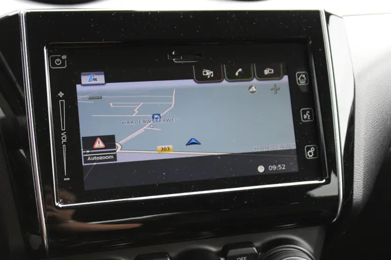 Suzuki Swift 1.2 Style Smart Hybrid CVT Automaat Navigatie, Cruise Control Adaptief, Stoelverwarming, Achteruitrijcamera, Parkeersensoren Achter afbeelding 24