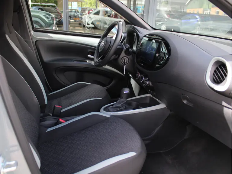 Toyota Aygo X 1.0 VVT-i S-CVT Pulse Automaat Achteruitrijcamera, Cruise Control Adaptief, Airco, Stoelverwarming voor afbeelding 21