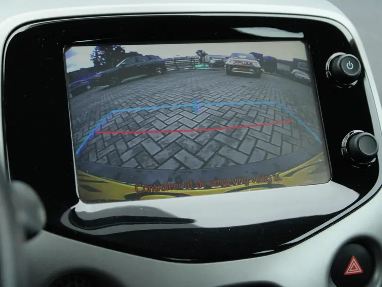 Toyota Aygo 1.0 VVT-i x-nav Achteruitrijcamera, Navigatie, Airco, Bluetooth afbeelding 24