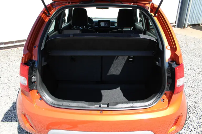 Suzuki Ignis 1.2 Smart Hybrid Allgrip Style, All-Seasons, Cruise control en Achteruitrijcamera! afbeelding 10