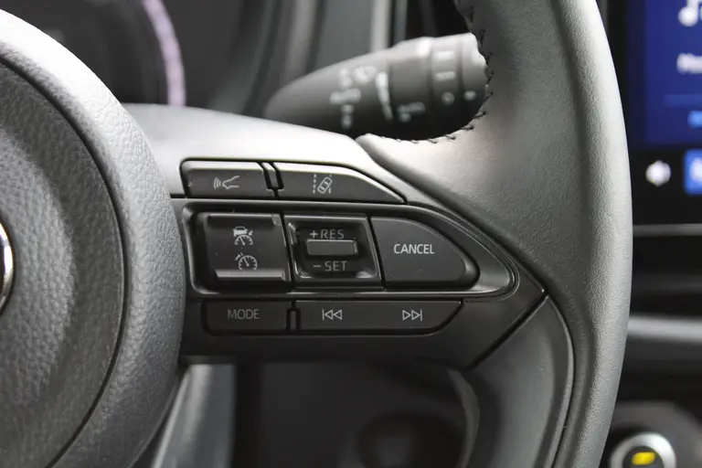 Toyota Aygo X 1.0 VVT-i S-CVT Pulse Automaat Achteruitrijcamera, Parkeersensoren Voor en Achter, Cruise Control Adaptief, Stoelverwarming afbeelding 30