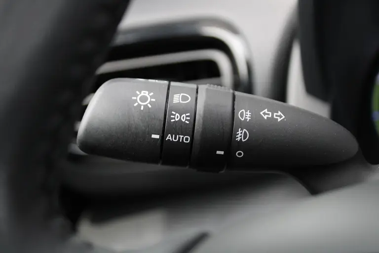 Toyota Yaris Cross 1.5 Hybrid Explore Achteruitrijcamera, Cruise Control Adaptief, Navigatie, Stoelverwarming afbeelding 31