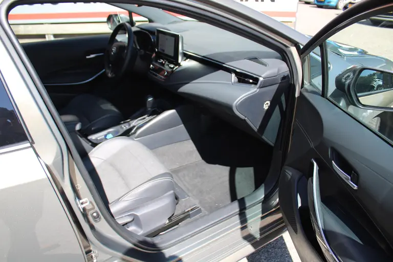 Toyota Corolla Touring Sports 1.8 Hybrid Dynamic Automaat, Trekhaak, All-Seasonbanden en 1e Eigenaar! afbeelding 16