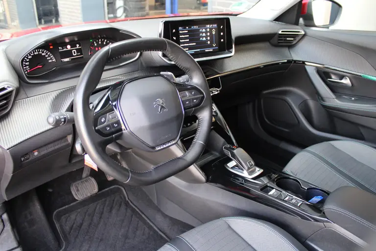 Peugeot 2008 1.2 PureTech Allure Automaat, Trekhaak, Airco, Navigatie, Applecarpl./Andr. Auto afbeelding 30