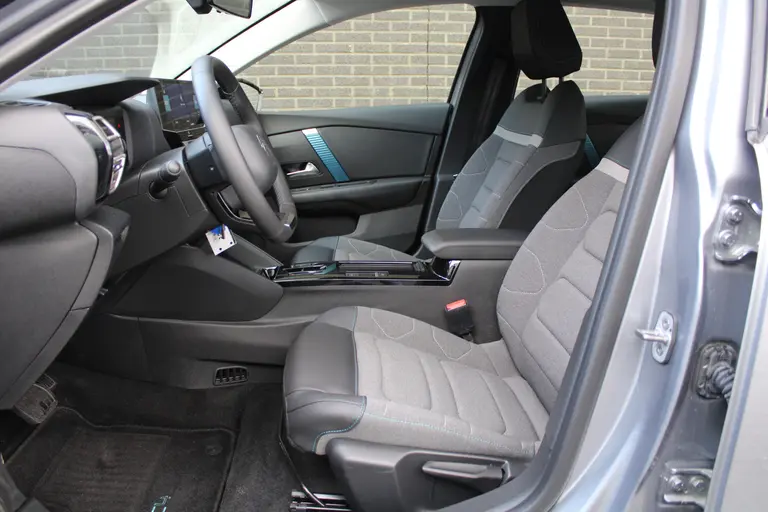 Citroën Ë-C4 Feel 50 kWh Automaat, Navigatie, Applecarpl./Andr. Auto, Achteruitrijcamera afbeelding 9
