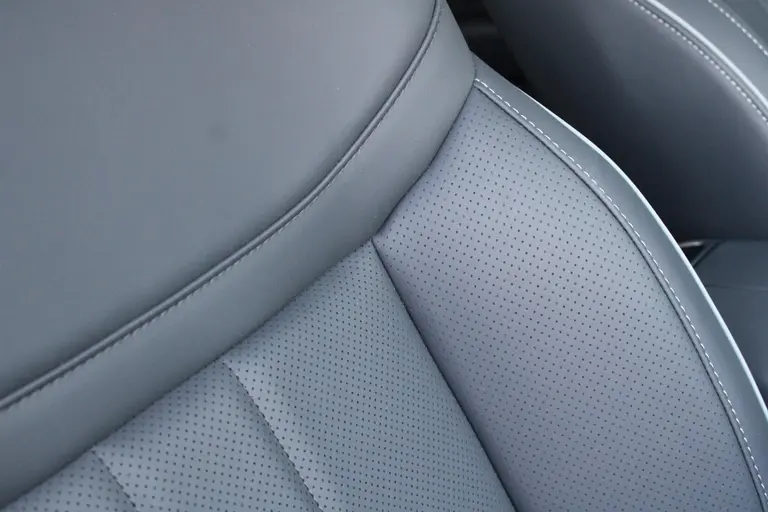 Jaecoo 7 PHEV Exclusive *Meer informatie volgt Jaecoo 7 Exclusive Automaat, Schuif-Kanteldak, 1500 KG trekgewicht, Navigatie, 19" LM velgen, Elektrische achterklep, Luxe lederen bekleding, 7 jaar garantie afbeelding 18