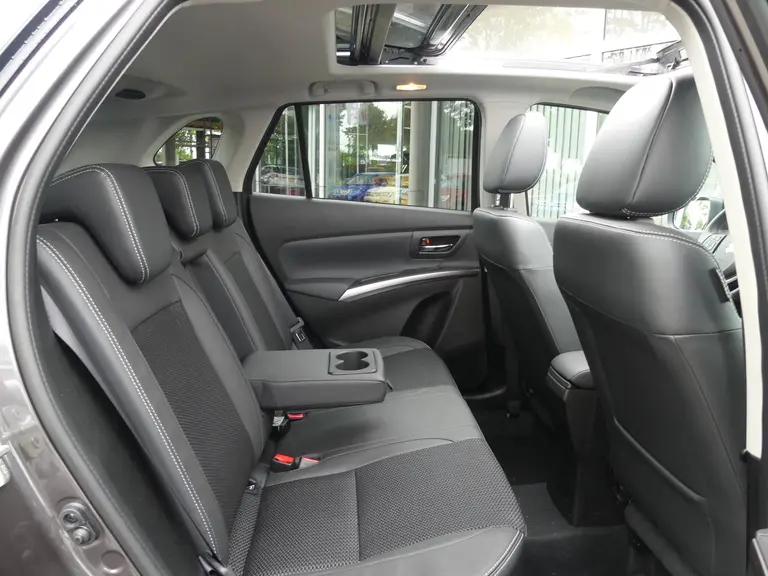 Suzuki S-Cross 1.5 Hybrid Style Automaat, Panoramadak, Navigatie, 6 JAAR GARANTIE afbeelding 27