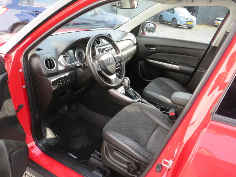 Suzuki Vitara 1.4 Boosterjet AllGrip Stijl/Style, Automaat, All-Seasonbanden, Panoramadak, Parkeersensoren, ZEER COMPLEET! afbeelding 8