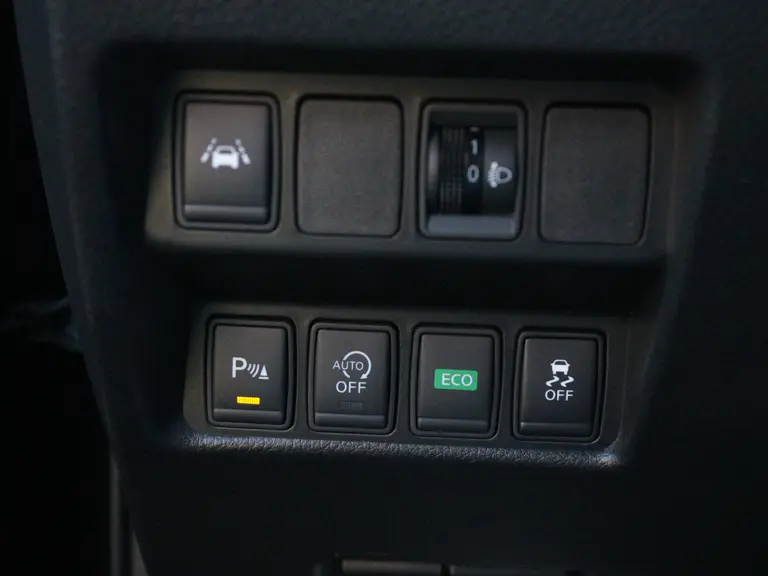 Nissan QASHQAI 1.2 115PK N-Connecta X-Tronic CVT Automaat Navigatie, Rondomzicht Camera, DAB, Panoramadak, Parkeersensoren Voor & Achter afbeelding 18
