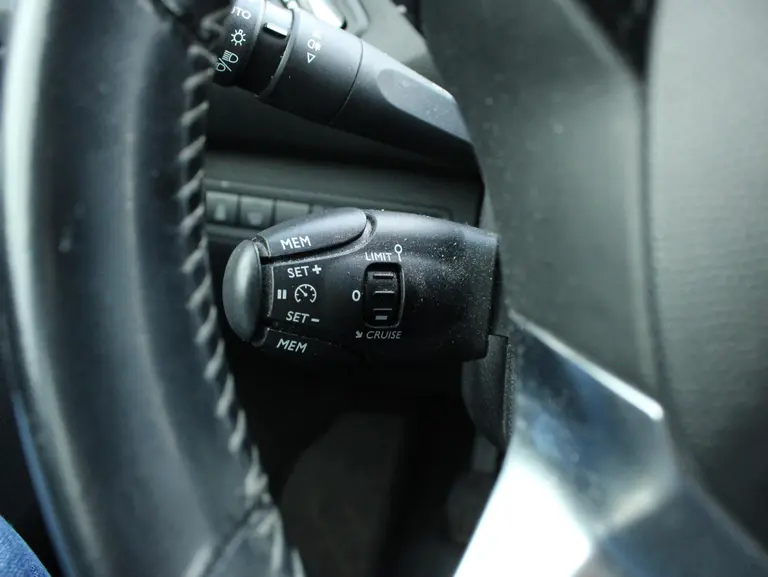 Peugeot 308 1.2 PureTech Active Trekhaak, Climat control, Cruise control, Allseasonbanden, Lichtmetalen velgen afbeelding 15
