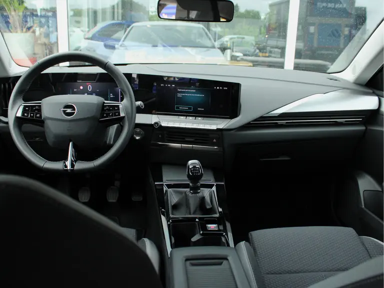 Opel Astra Sports Tourer 1.2 Level 2 Cruise en Climate Control, Parkeersensoren Voor en Achter, Navigatie afbeelding 18