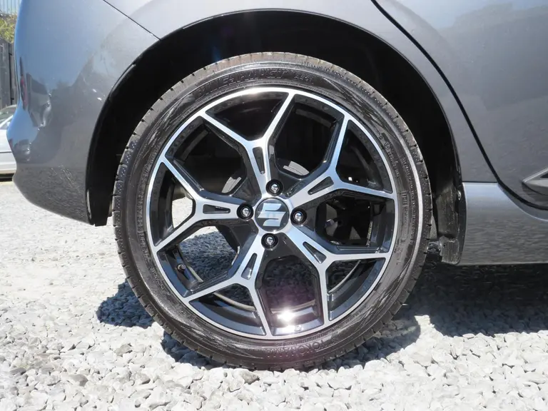 Suzuki Swift 1.2 Select Smart Hybrid, Automaat SPECIALE 17 inch velgen, Striping pakket en Shark Fin Antenne afbeelding 4
