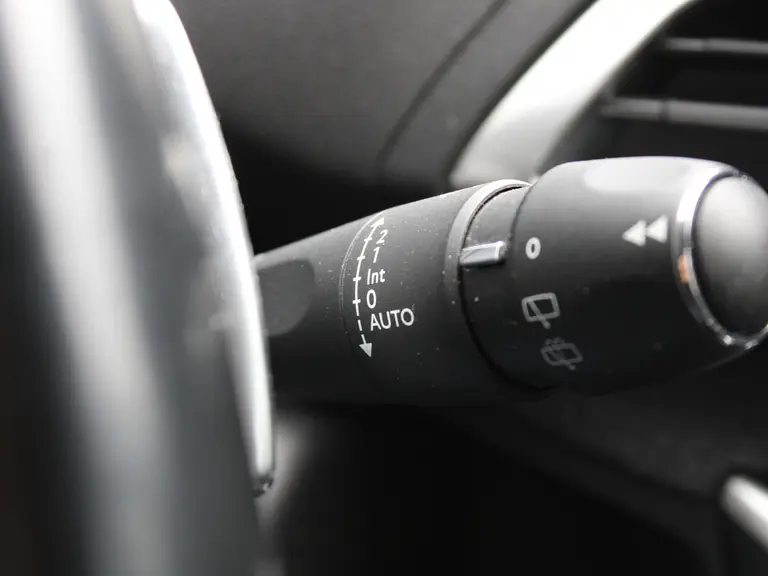 Peugeot 3008 1.2 PureTech 130PK Allure Automaat Navigatie, Achteruitrijcamera, Keyless, Elektrische Achterklep, Perkeersensoren afbeelding 24