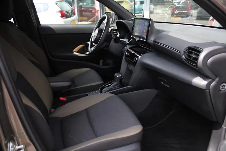 Toyota Yaris Cross 1.5 Hybrid Explore Achteruitrijcamera, Cruise Control Adaptief, Navigatie, Stoelverwarming afbeelding 18