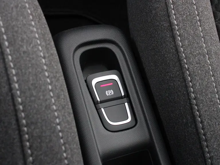Leapmotor T03 Design 37.3 kWh Navigatie, Camera achter, Parkeerhulp achter, Audio, Keyless Start, Lichtmetalen velgen afbeelding 32
