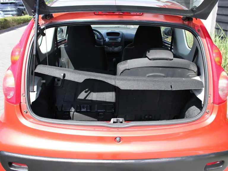 Peugeot 107 Sublime 1.0-12V 68PK 3DRS Airco, Centrale deurvergrendeling en elektrisch bedienbare ramen afbeelding 6