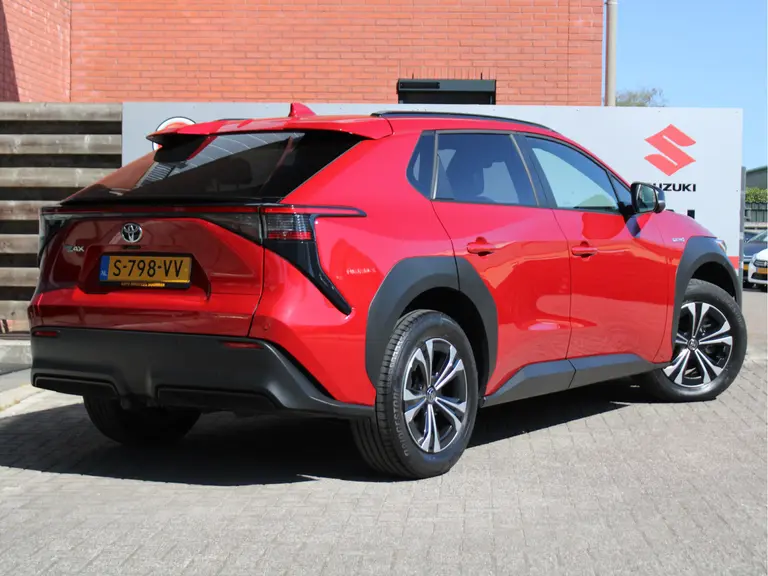 Toyota Bz4x Dynamic 71 kWh 3-fase Trekhaak, Elektrisch Verstelbare Bestuurdersstoel, Voorruit-, Stuur- en Stoelverwarming afbeelding 2