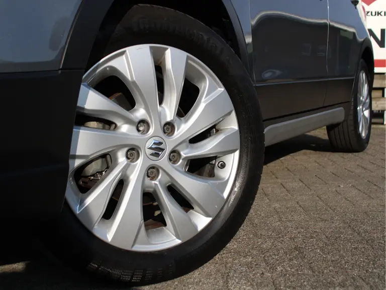 Suzuki S-Cross 1.0 Boosterjet Exclusive Achteruitrijcamera, Navigatie, Cruise Control, Voorstoelen Verwarmd, Regensensor afbeelding 3