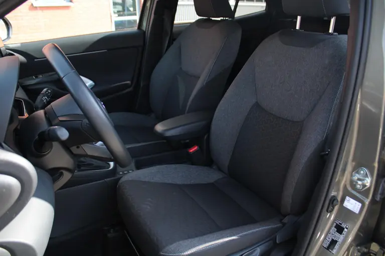 Toyota Yaris Cross 1.5 Hybrid Dynamic Automaat Achteruitrijcamera, Bluetooth, Airco Automatisch, Cruise Control Adaptief, Navigatie afbeelding 6