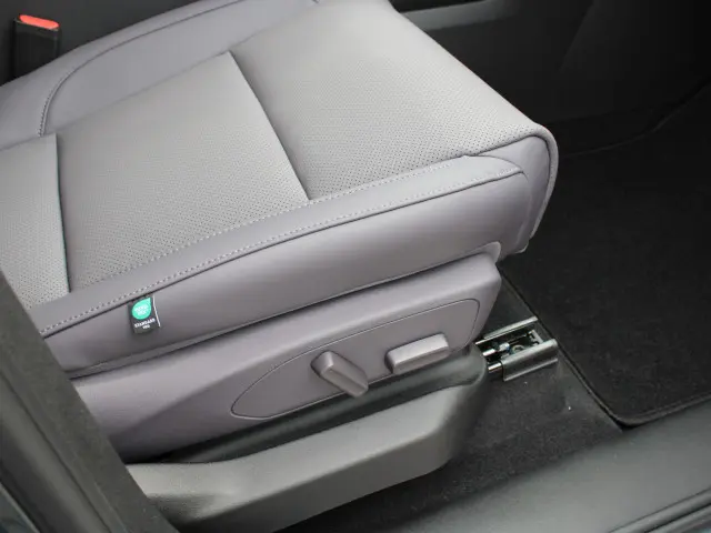 Leapmotor C10 Design 69.9 kWh Camera systeem rondom, Stoelverwarming/koeling, Panoramadak, Navigatie afbeelding 21