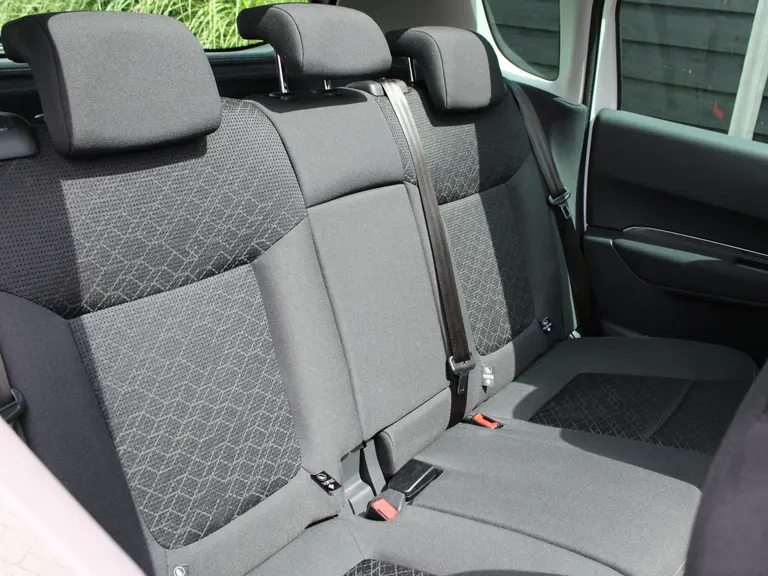Peugeot 3008 Style 1.2 PureTech 130PK Trekhaak, Navigatie, Parkeersensoren, Cruise Control, Climate Control afbeelding 14