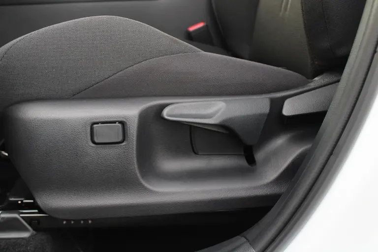 Toyota C-HR 1.8 Hybrid 140 First Edition Automaat 360° Camera, Elektrische Achterklep, Draadloze Carplay\Android Auto, Keyless Go afbeelding 7