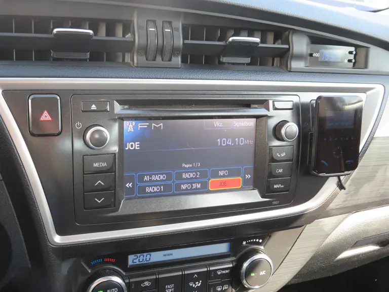 Toyota Auris 1.6 Now, 2e Eig. Parkeersensoren en Navigatie, Cruise en Climate Control afbeelding 17