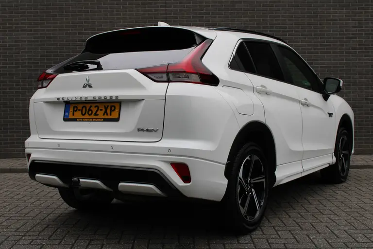 Mitsubishi Eclipse Cross 2.4 PHEV Executive Cruise/Climate control, Trekhaak, Navigatie, Apple Carplay/Android auto, Camera, afbeelding 4