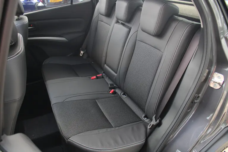 Suzuki S-Cross 1.4 Boosterjet Style Smart Hybrid 6 Jaar Garantie! Elektrisch Panoramadak, 360° Camera, Navigatie, Parkeersensoren Voor en Achter, All-Season Banden afbeelding 8