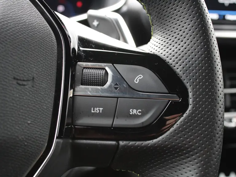 Peugeot 208 GT 1.2 PureTech 100PK EAT8 Automaat Navigatie, Trekhaak Afneembaar, Achteruitrijcamera, Stoelverwarming, Cruise Control, Climate Control afbeelding 23