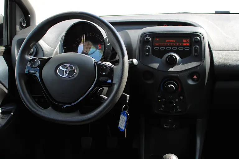 Toyota Aygo 1.0 VVT-i x-fun Elektr. ramen voor, Start/Stop Systeem, Airco, All-Season banden afbeelding 11