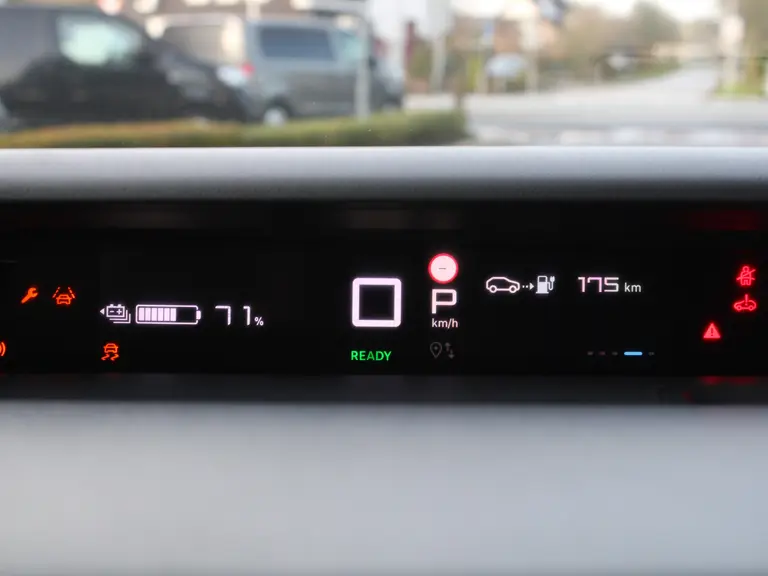 Citroën ë-C3 Max 44 kWh Boordlader 3 fasen, Navigatie, Achteruitrijcamera, Climate Control, Cruise Control, Draadloze Telefoonlader afbeelding 14
