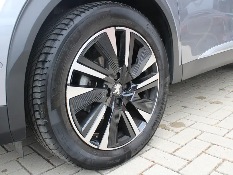 Peugeot 2008 1.2 PureTech 130PK EAT8 GT Pack Camera, Trekhaak, Dode hoekbewaking, Keyless entry afbeelding 7