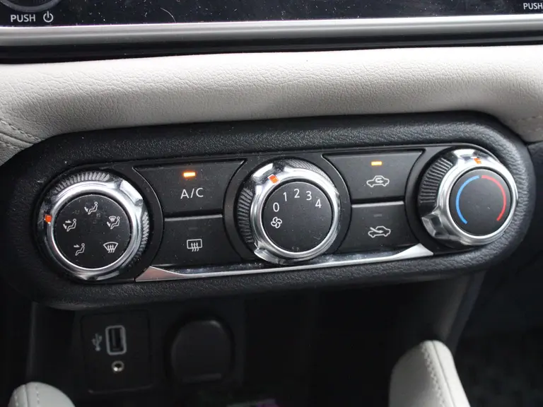 Nissan Micra N-Design 1.0 IG-T 92PK Navigatie, Parkeersensoren, Airco, Bose Audio, Apple Carplay, Android Auto afbeelding 26