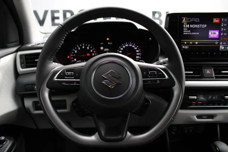 Suzuki Swift 1.2 Style Smart Hybrid CVT Automaat NIEUW MET 6 JAAR GARANTIE! Navigatie, Adaptieve Cruise Control, Stoelverwarming, Climate Control afbeelding 26