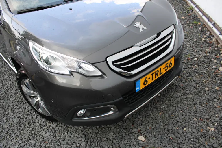 Peugeot 2008 1.2 VTi Allure Pack Premium Plus, Automaat, Trekhaak, All-Seasonbanden, Navigatie, Parkeersensoren voor en achter afbeelding 30