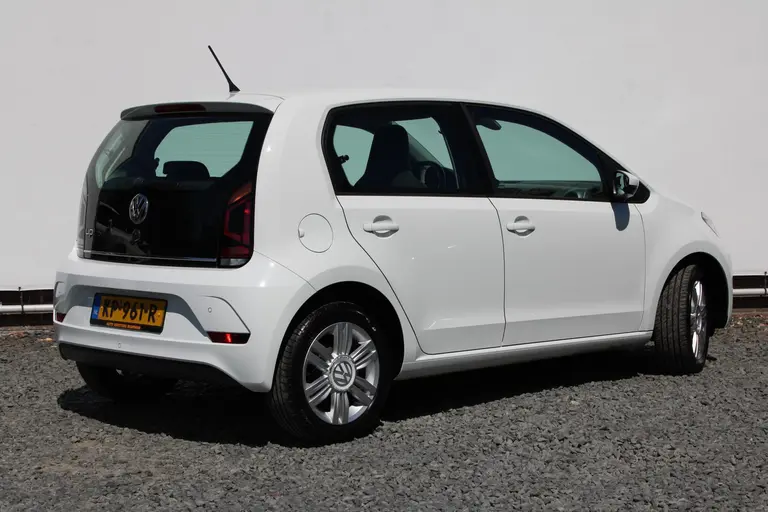 Volkswagen up! 1.0 BMT high up! Bluetooth, Parkeersensoren, LM-Velgen en Keurig onderhouden! afbeelding 3