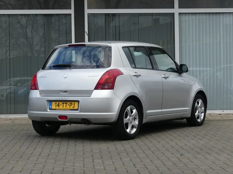 Suzuki Swift 1.3 Shogun Nederlandse auto, All season banden, Airco afbeelding 4