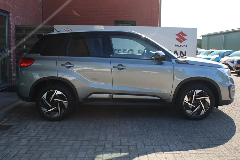 Suzuki Vitara 1.6 Rhino 1e eigenaar, Trekhaak, Nieuwe 17 inch! afbeelding 2